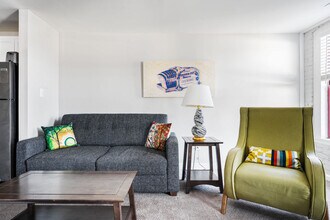 615 N East St in Indianapolis, IN - Foto de edificio - Building Photo