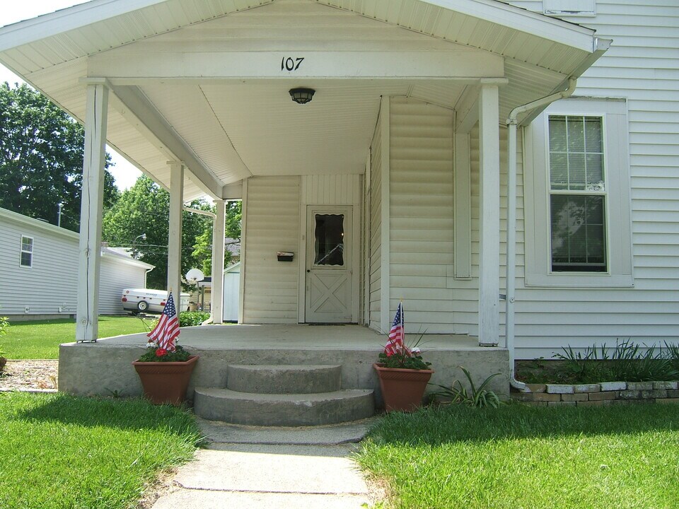 107 N G St in Marion, IN - Building Photo