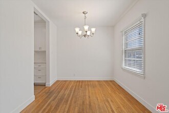 6711 W 87th Pl in Los Angeles, CA - Building Photo - Building Photo