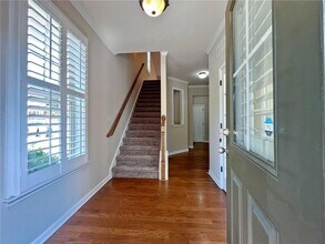 525 Grove Field Ct NW in Suwanee, GA - Building Photo - Building Photo