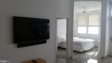 3 N Christopher Columbus Blvd-Unit -PL270 in Philadelphia, PA - Building Photo - Building Photo