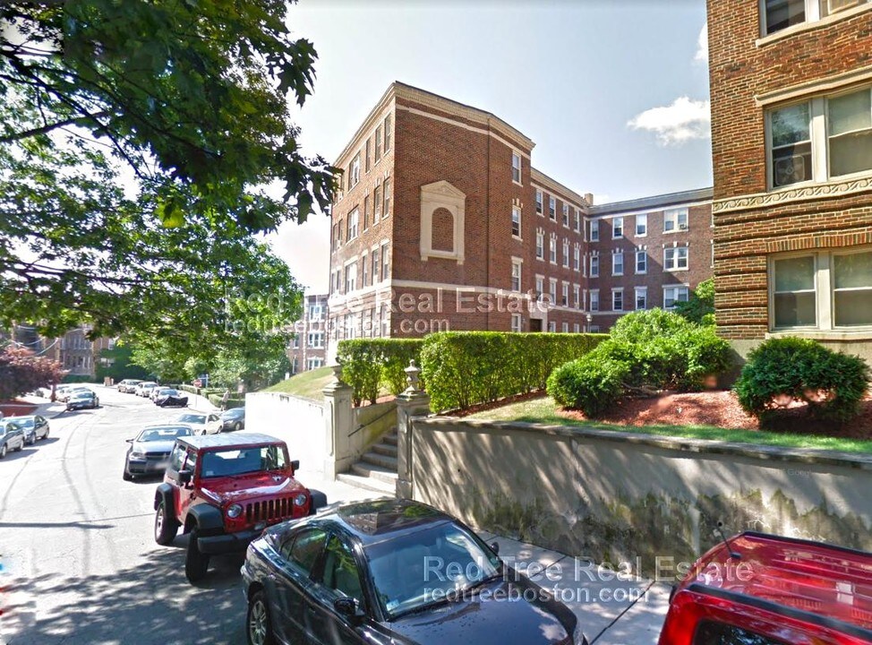 70 Chiswick Rd, Unit 1 in Boston, MA - Building Photo