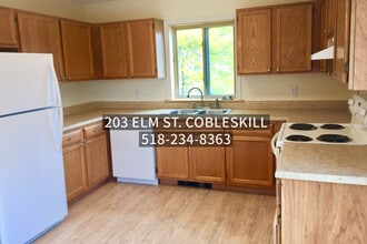 203 Elm St, Unit 12 in Cobleskill, NY - Foto de edificio - Building Photo
