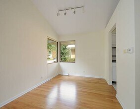 220 Elmwood Dr in Naperville, IL - Building Photo - Building Photo