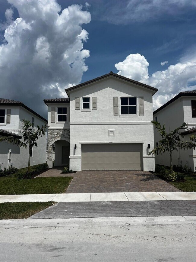 property at 2625 SE 24th Ct
