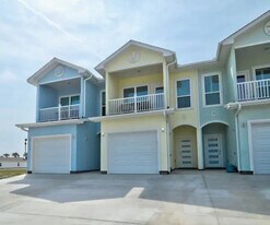 14013 Ports O Call Dr, Unit B in Corpus Christi, TX - Building Photo