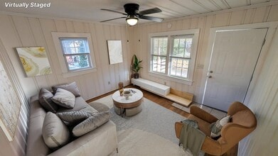 1302 Hebron Rd in Hendersonville, NC - Building Photo - Building Photo