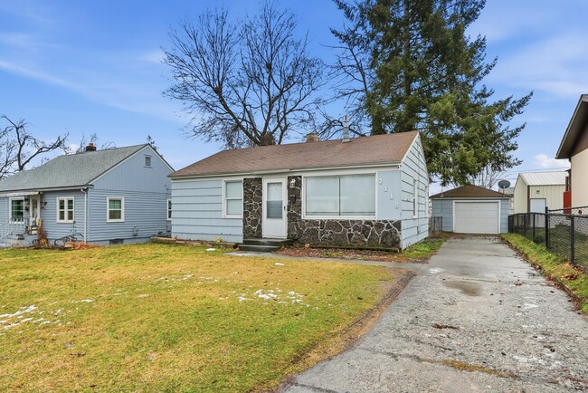 2118 E Central Ave in Spokane, WA - Building Photo - Building Photo