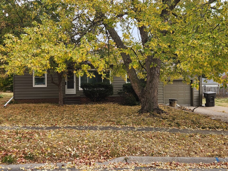 3709 40th St in Des Moines, IA - Foto de edificio