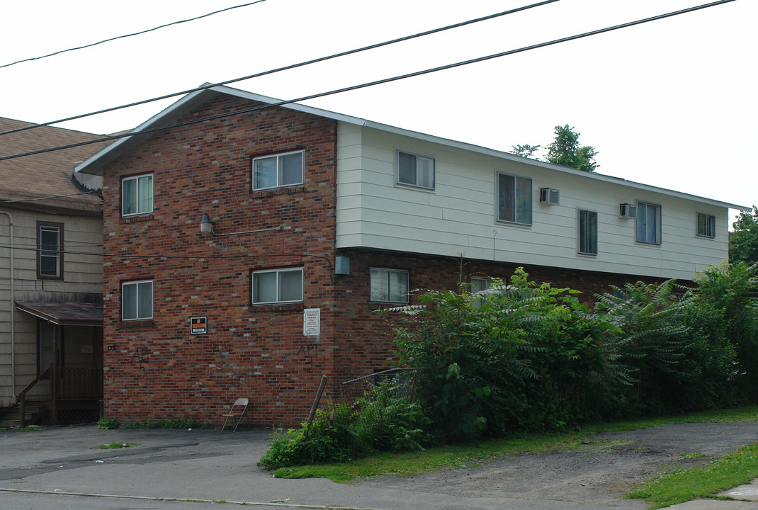 413 Wilkinson St in Syracuse, NY - Building Photo