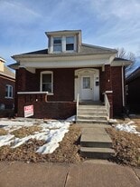 2322 Benton St in Granite City, IL - Building Photo