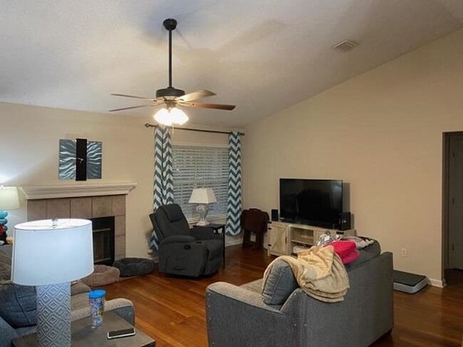 1813 Log Ridge Trail in Tallahassee, FL - Building Photo - Building Photo