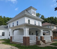 216 E 3rd St, Unit Lower Unit in Beaver Dam, WI - Building Photo