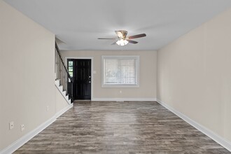 Courtyard Townhouse Apartments in Kirkwood, MO - Building Photo - Interior Photo