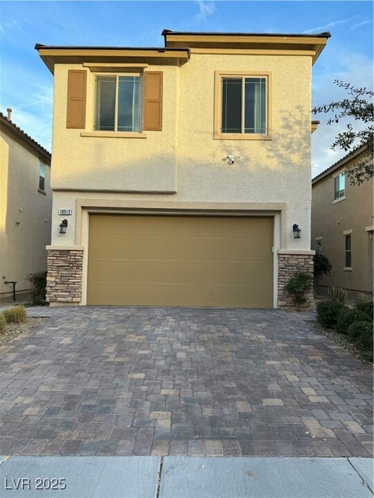 10512 Mann St in Las Vegas, NV - Foto de edificio