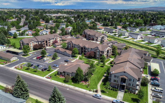 The Meadows at Parkwood in Idaho Falls, ID - Building Photo - Building Photo