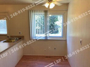 5925 Inkster Rd in Garden City, MI - Foto de edificio - Building Photo