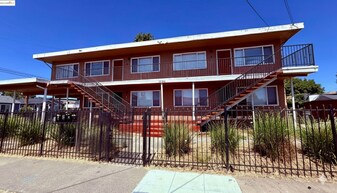 10100 Walnut St, Unit #3 in Oakland, CA - Building Photo