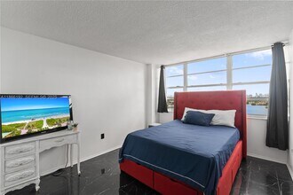 1351 NE Miami Gardens Dr in Miami, FL - Building Photo - Building Photo