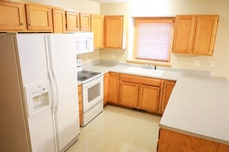 2430 N Howard Ave in Grand Island, NE - Building Photo - Building Photo