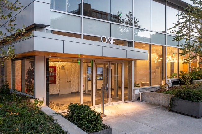 One Dekalb in White Plains, NY - Foto de edificio - Building Photo