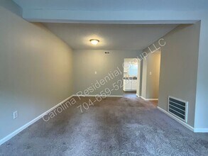 8913 Hunter Ridge Dr in Charlotte, NC - Building Photo - Building Photo