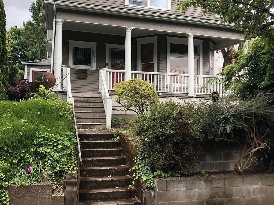 1422 SE 34th Ave in Portland, OR - Building Photo