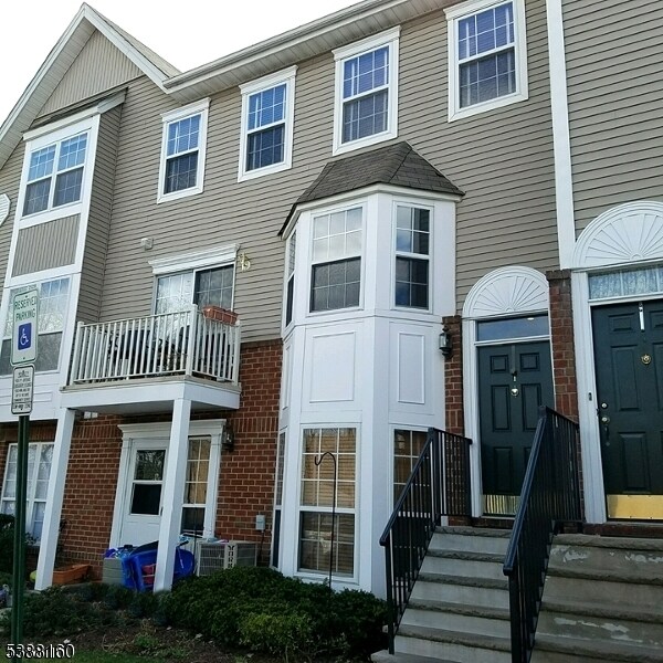 50 Pine St in Montclair, NJ - Building Photo