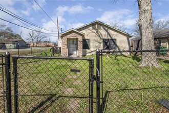4401 Elmwood St in Houston, TX - Building Photo - Building Photo