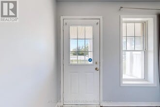 8892 Sheppard Ave E in Toronto, ON - Building Photo - Building Photo