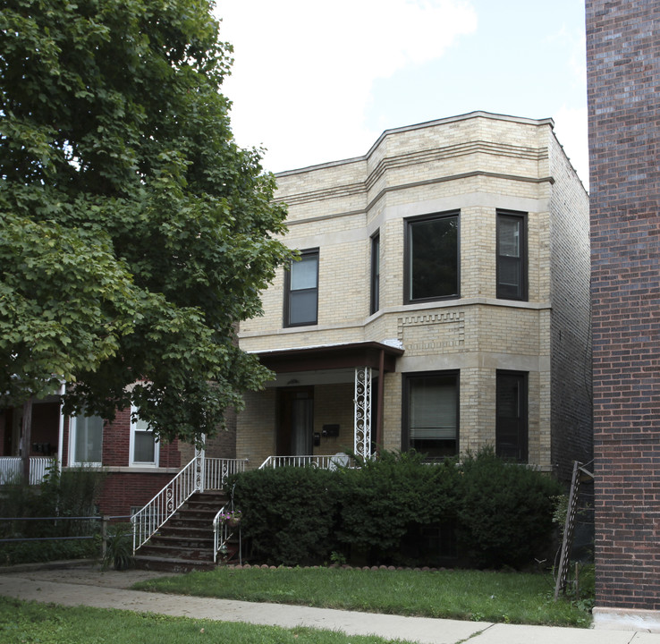 2206 W Eastwood in Chicago, IL - Building Photo