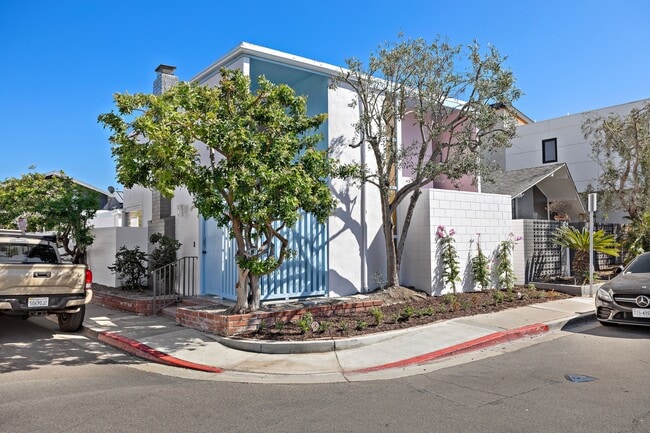 344 Prospect St in Newport Beach, CA - Building Photo - Building Photo