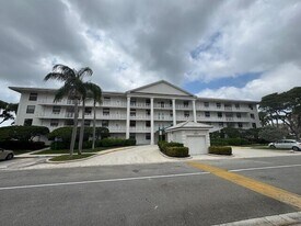 3540 Whitehall Dr in West Palm Beach, FL - Building Photo