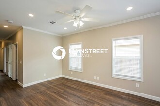 4665 Queensboro Ave S in St. Petersburg, FL - Foto de edificio - Building Photo