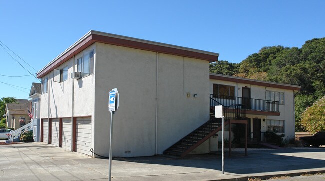 2145-2165 Buena Vista Dr in Pinole, CA - Foto de edificio - Building Photo