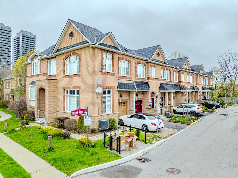 1 Purple Finch Crt in Brampton, ON - Building Photo