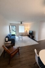 2601 Hillsboro Pike, Unit The Villager in Nashville, TN - Building Photo - Building Photo
