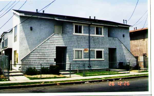 2227 Lewis Ave in Long Beach, CA - Building Photo