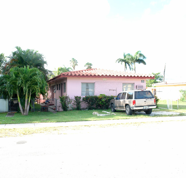 1370 NE 111th St in Miami, FL - Building Photo - Building Photo