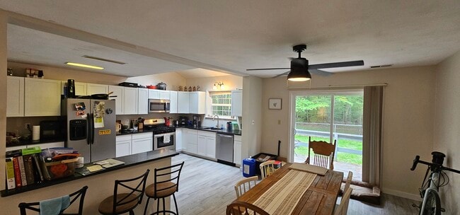 13 Cardinal Dr in Ithaca, NY - Building Photo - Building Photo
