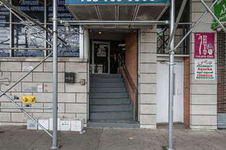 Sarwar's Tower in Brooklyn, NY - Foto de edificio - Building Photo