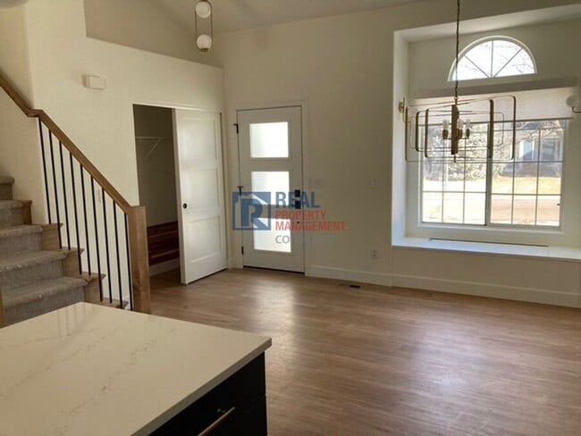 10047 Deer Creek St in Highlands Ranch, CO - Building Photo - Building Photo