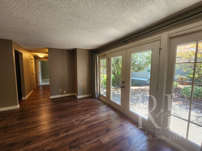 1345 Whitney Ave in Bremerton, WA - Building Photo - Building Photo