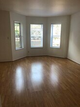 1665 W Wrightwood Ave, Unit GardenUnit in Chicago, IL - Building Photo - Building Photo