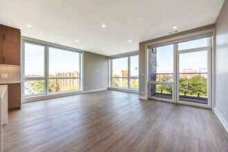 2355 W Flournoy St-Unit -302 in Chicago, IL - Foto de edificio - Building Photo