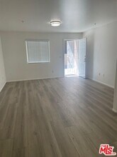 14206 Gilmore St in Los Angeles, CA - Building Photo - Building Photo