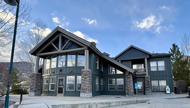 property at 1820 Fox Bay Dr