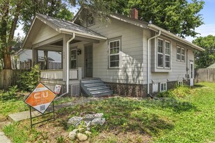 404 E Illinois St in Urbana, IL - Building Photo