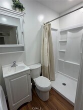 811 N Handy St in Orange, CA - Foto de edificio - Building Photo