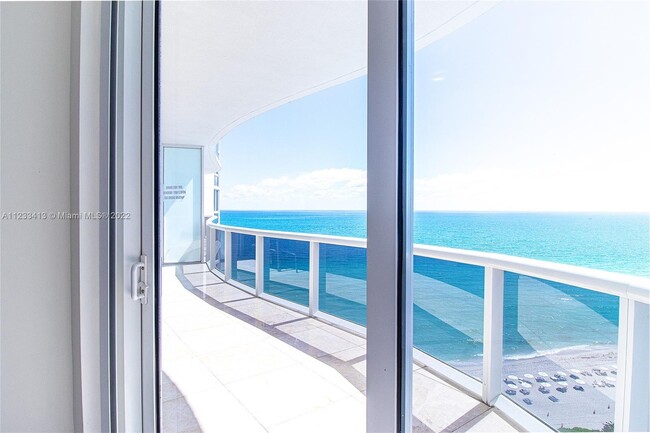 15901 Collins Ave in Sunny Isles Beach, FL - Building Photo - Building Photo